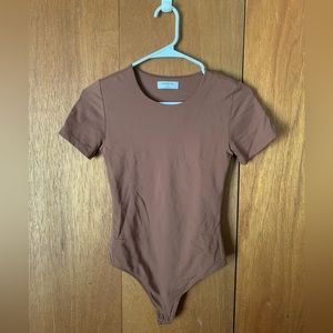 Aritzia BABATON Contour Crew Bodysuit Brown S